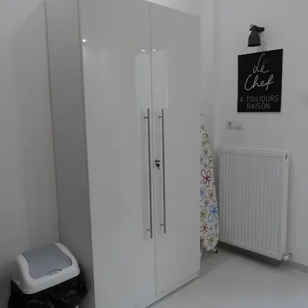 Laura Deluxe * Салоники