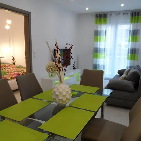Laura Deluxe Apartment Thessaloniki